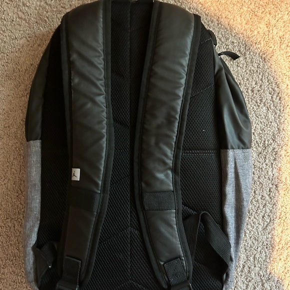 Bacpack - Picture 2 of 2